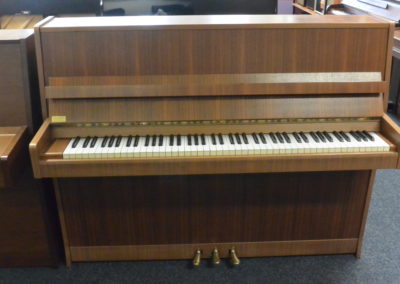 Piano droit Petrof