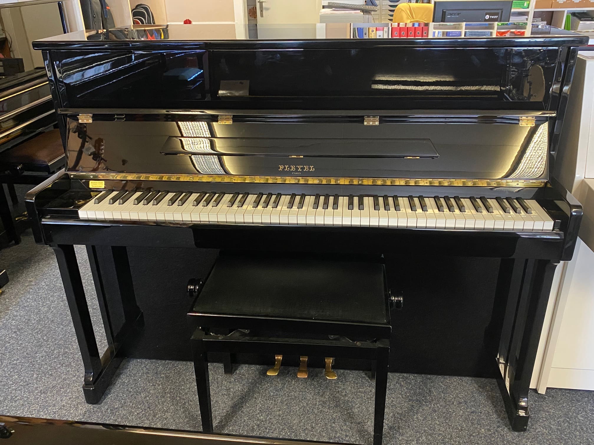 Piano droit Pleyel