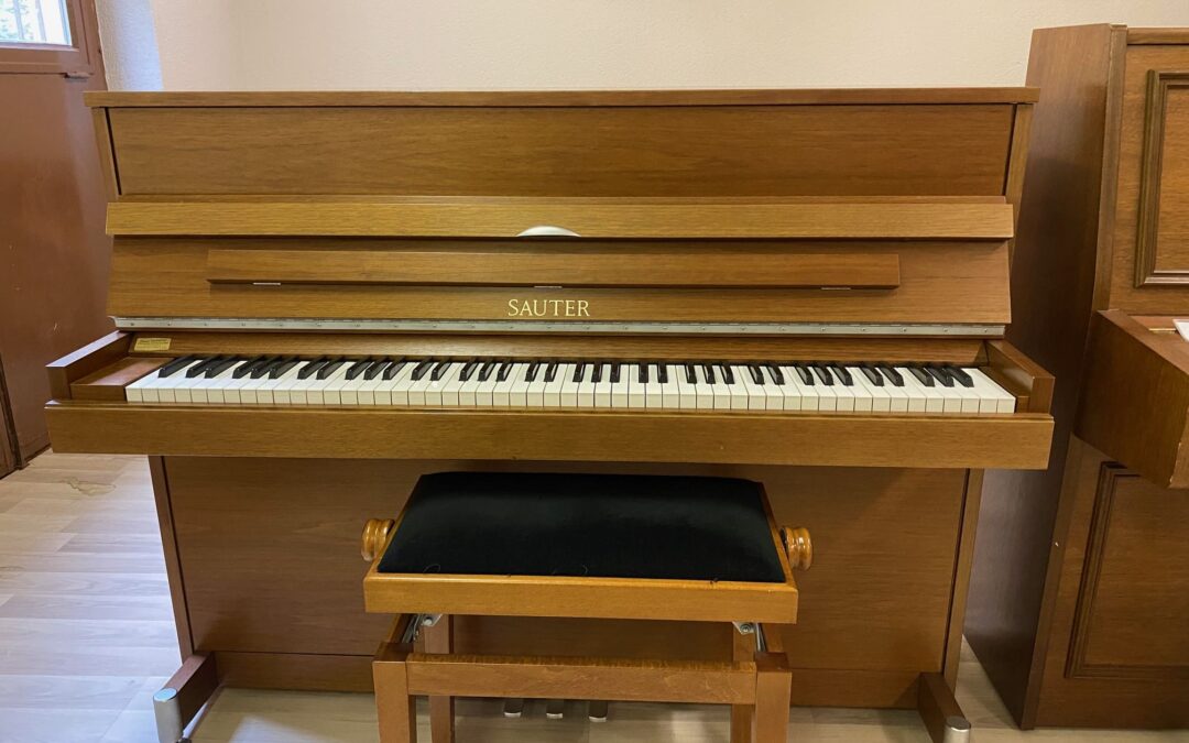Piano droit Sauter