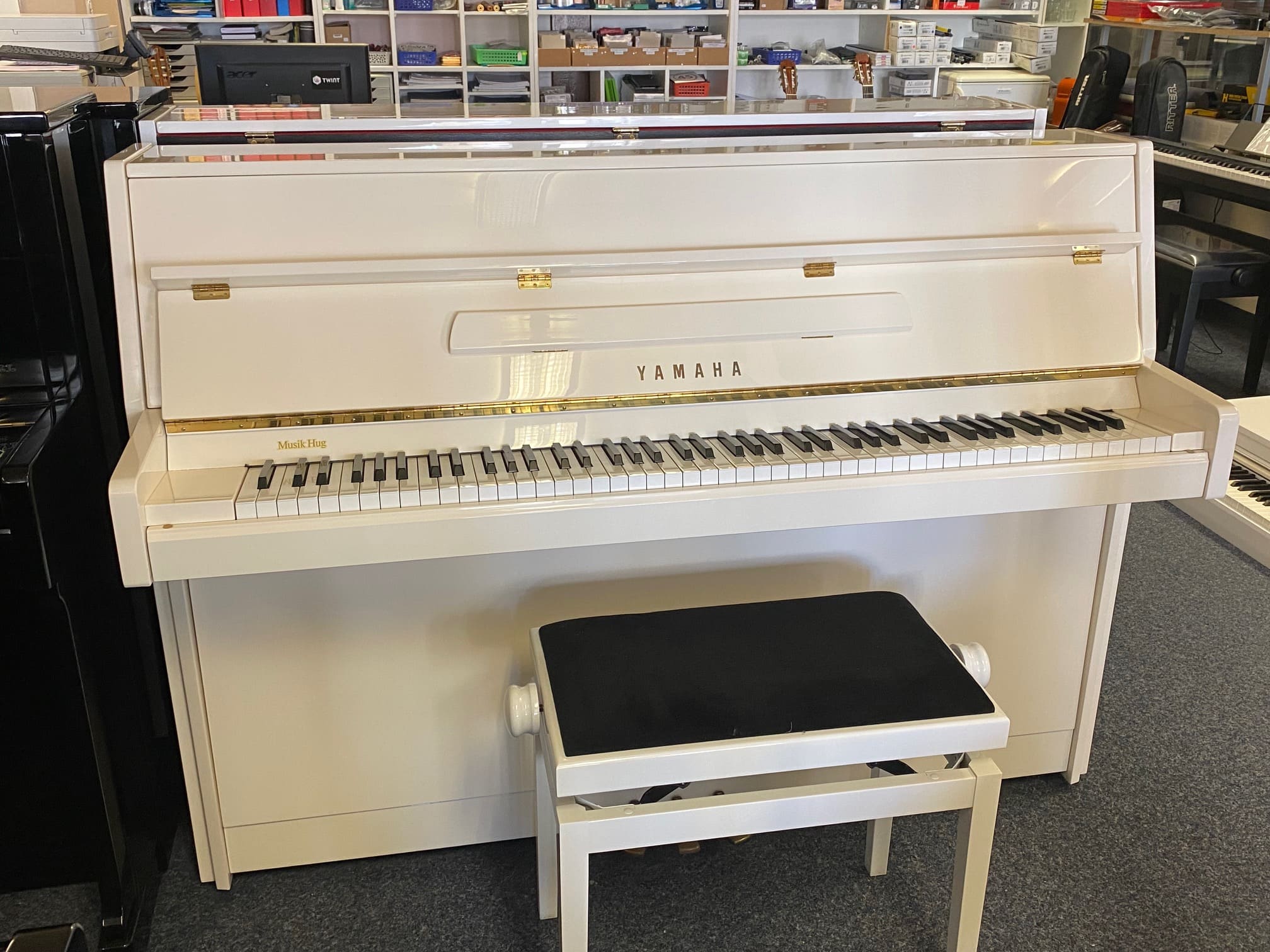 Piano droit Yamaha